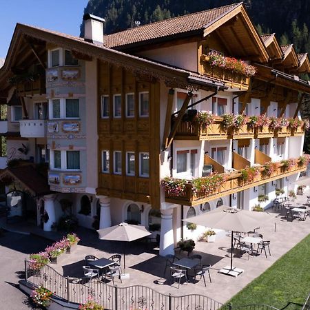 Alpenhotel Panorama Campitello di Fassa Esterno foto