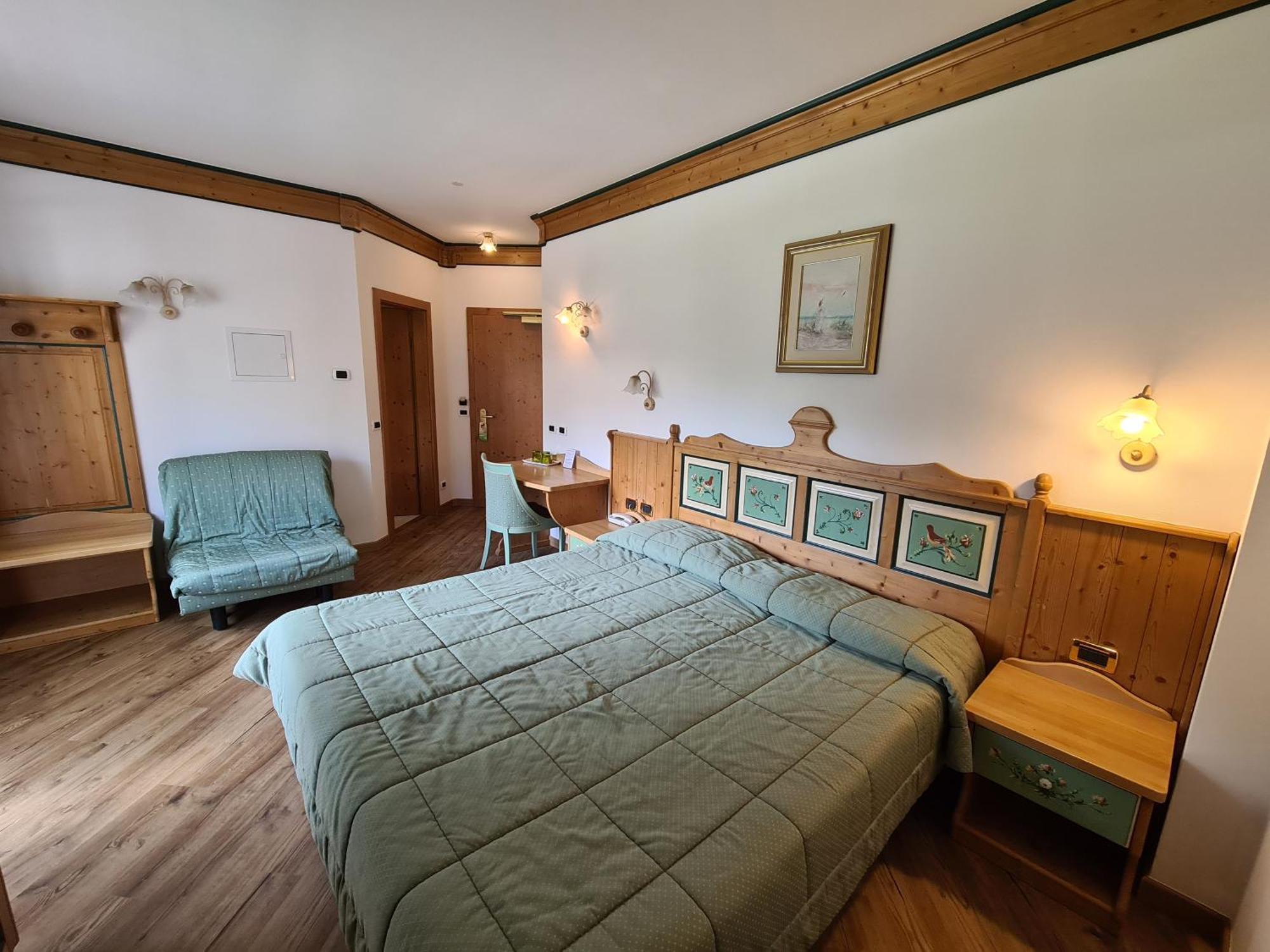 Alpenhotel Panorama Campitello di Fassa Esterno foto