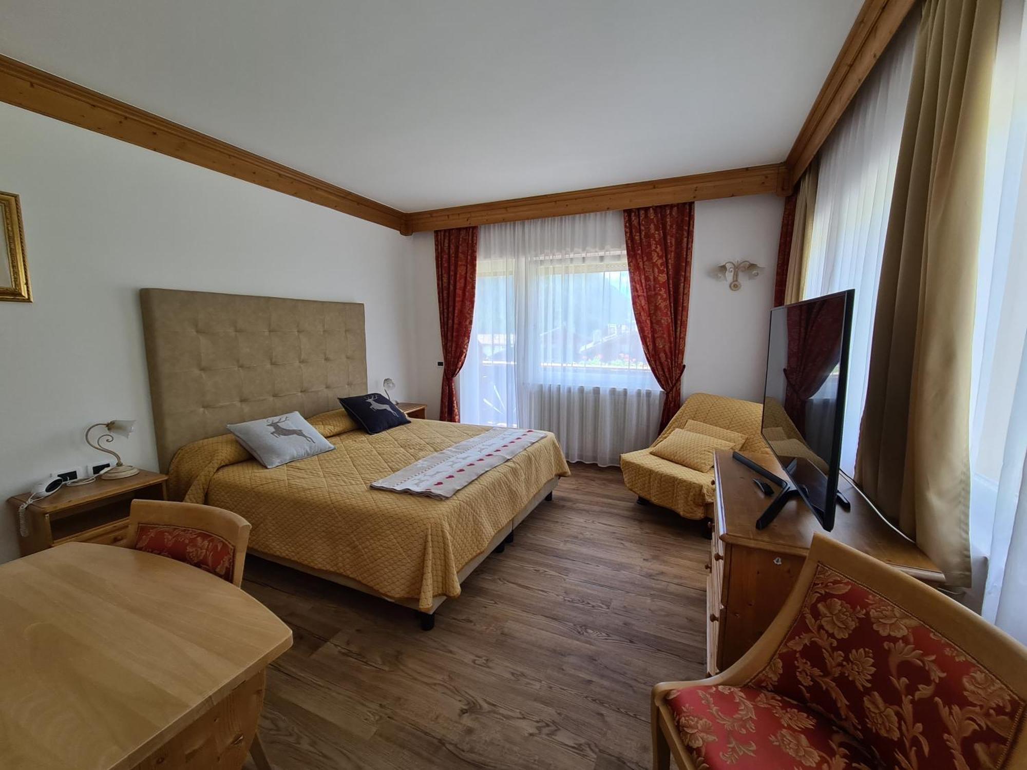 Alpenhotel Panorama Campitello di Fassa Esterno foto