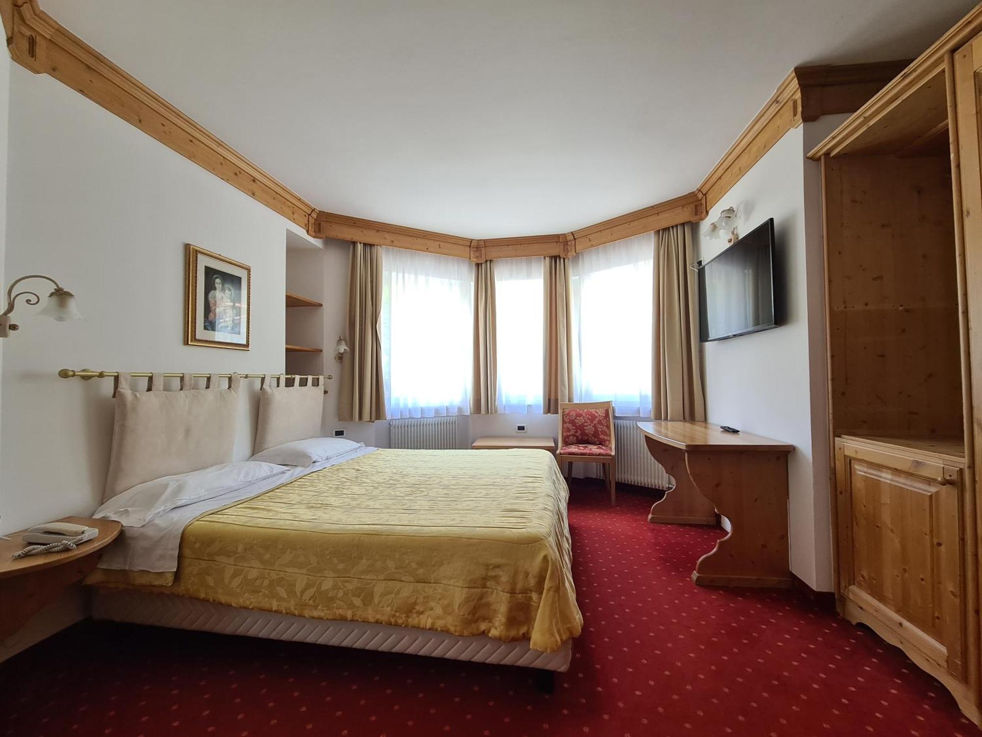 Alpenhotel Panorama Campitello di Fassa Esterno foto