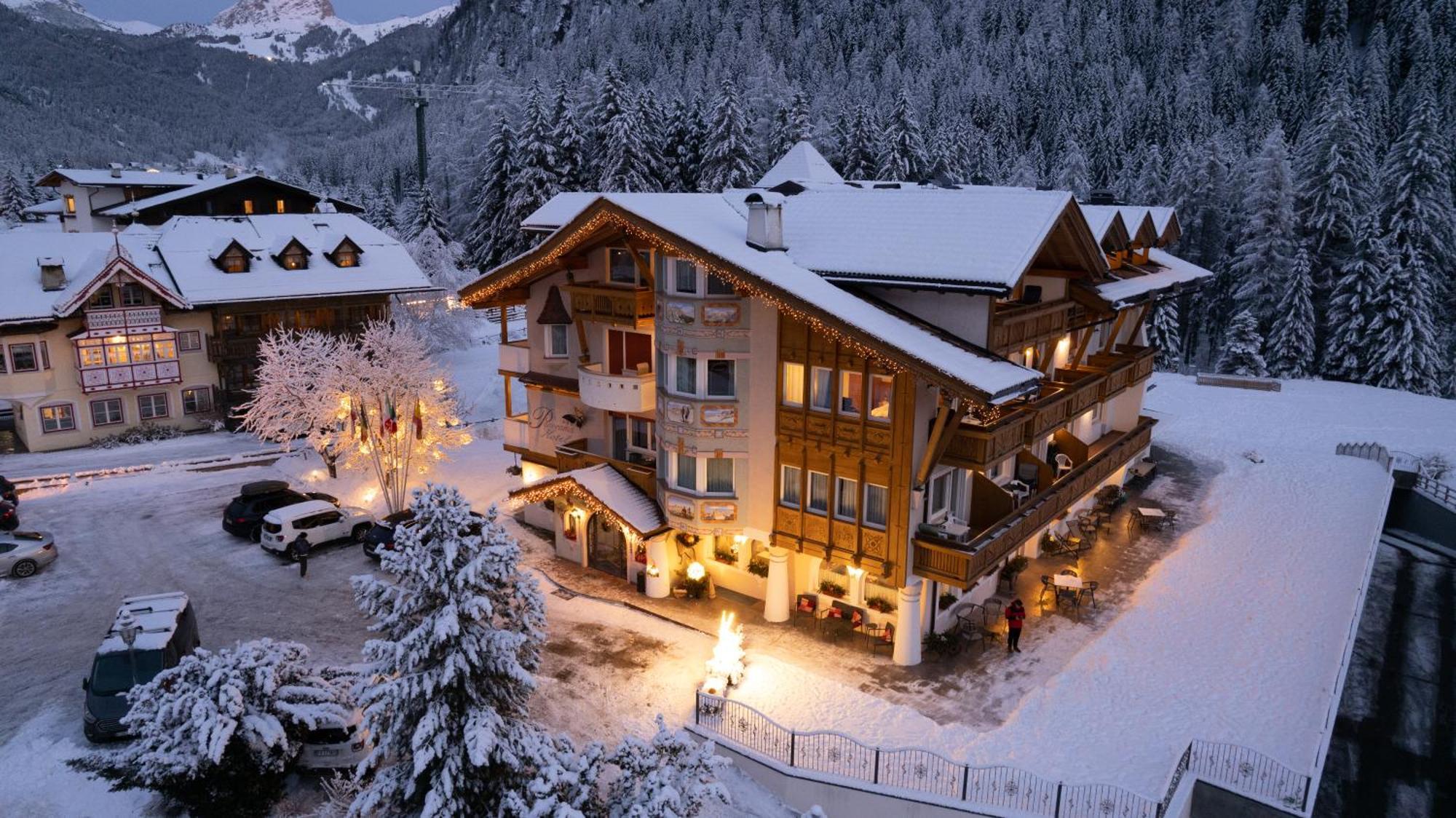 Alpenhotel Panorama Campitello di Fassa Esterno foto